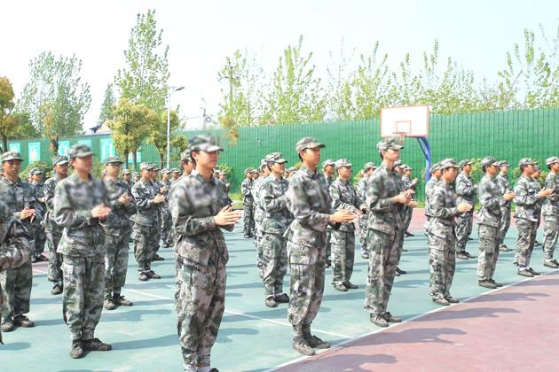 湖北襄樊叛逆学生封闭式学校(图1)